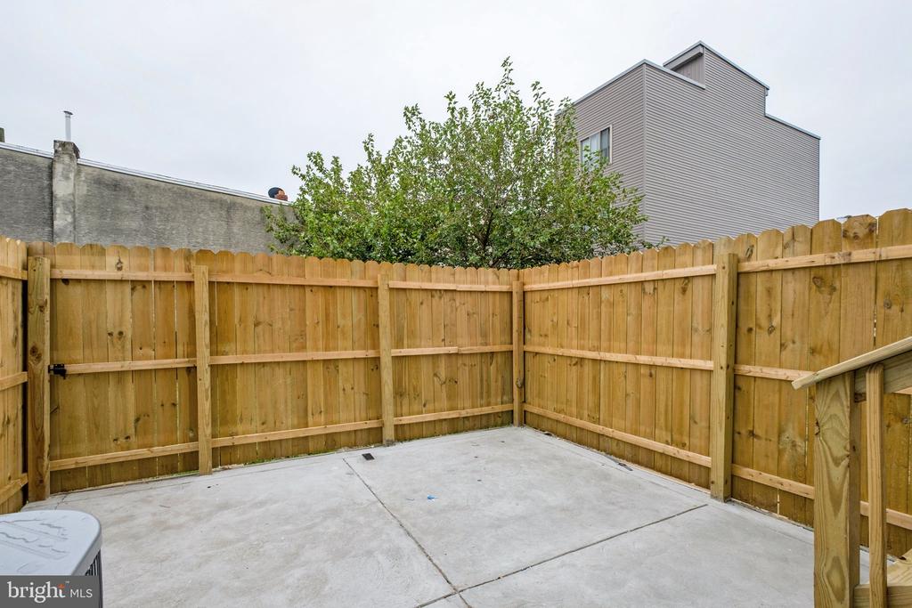260 DIAMOND STREET 1