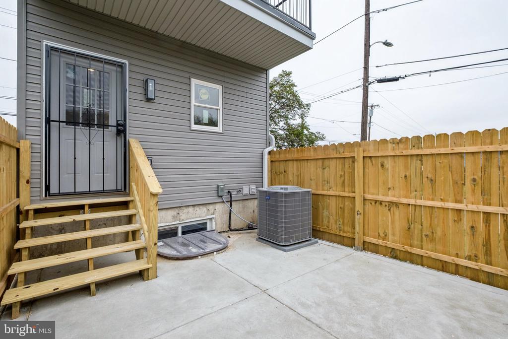 260 DIAMOND STREET 1