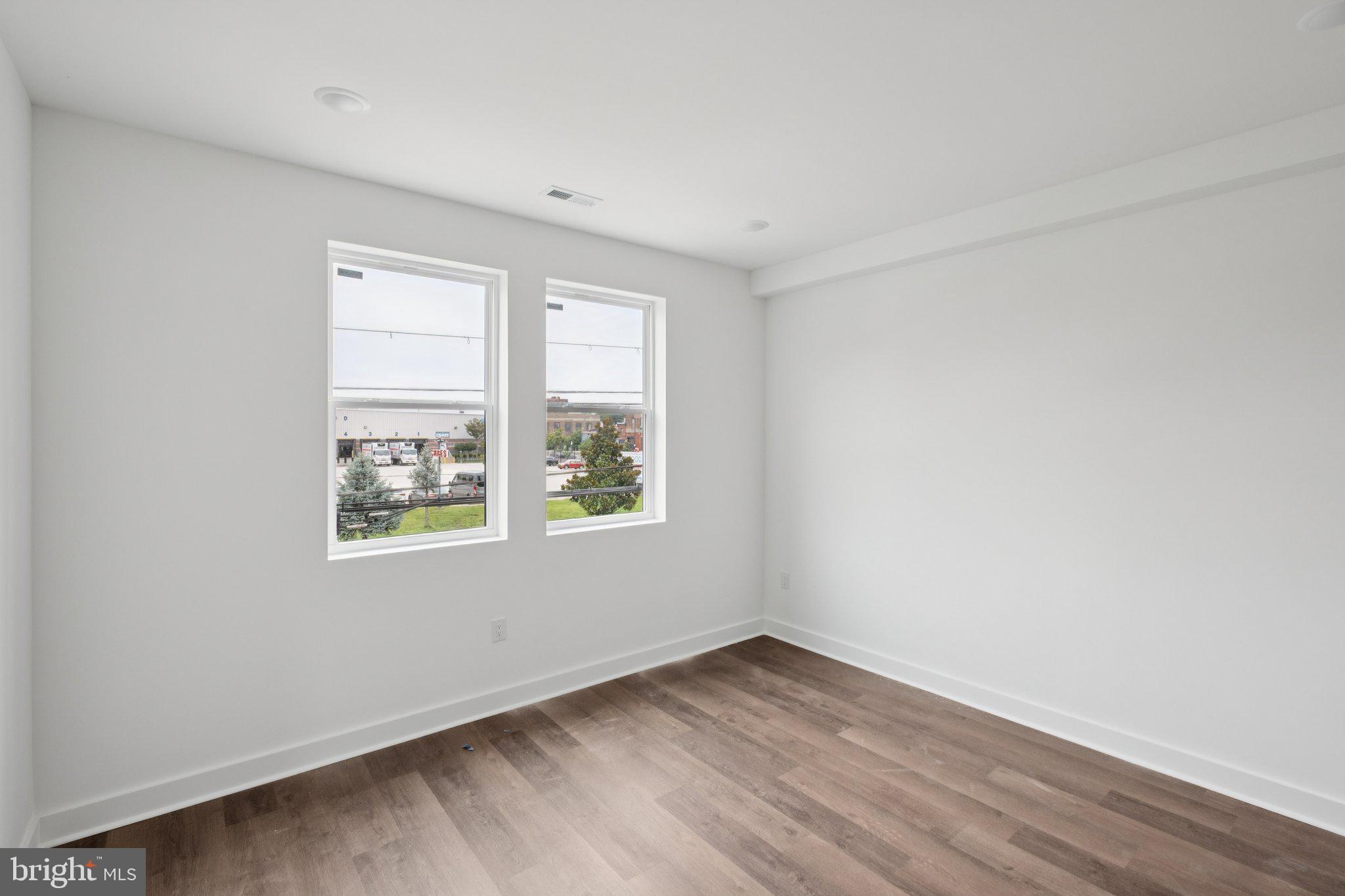260 DIAMOND STREET 2