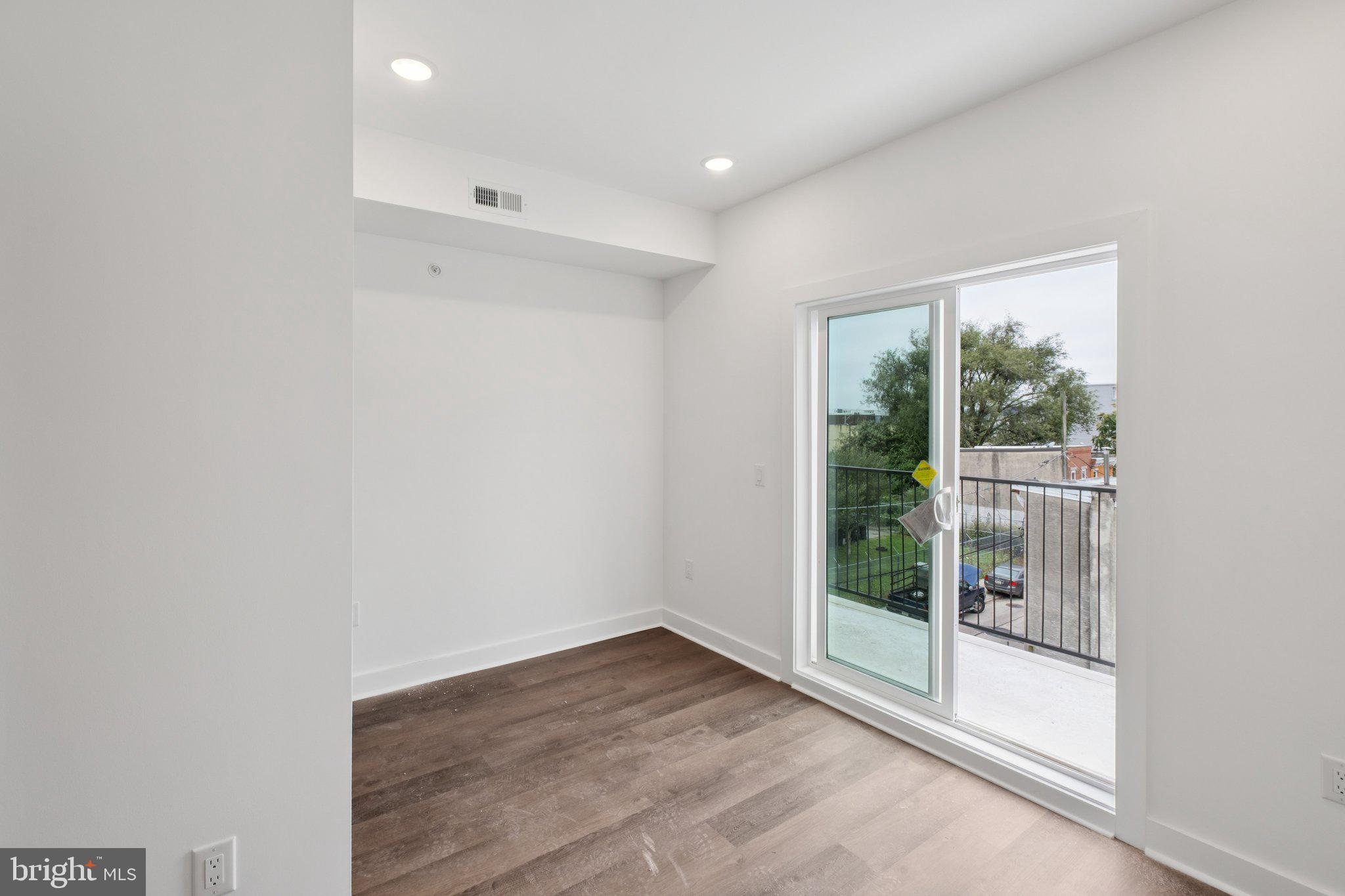 260 DIAMOND STREET 2