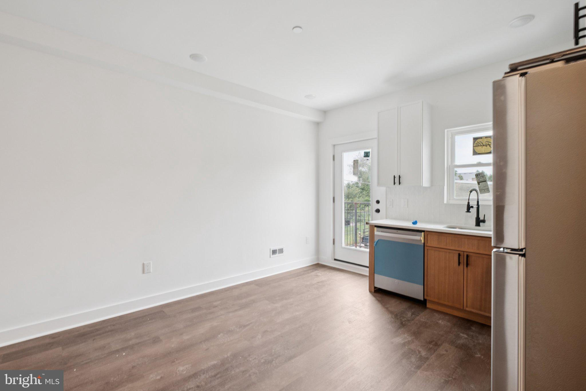 260 DIAMOND STREET 2