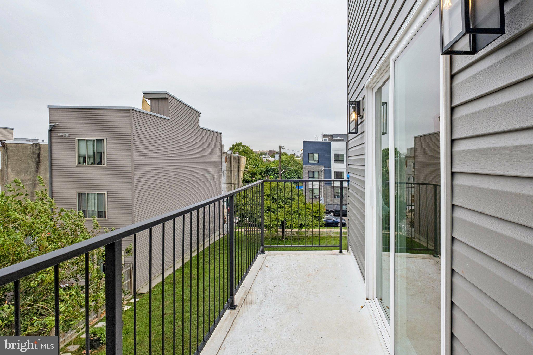 260 DIAMOND STREET 2