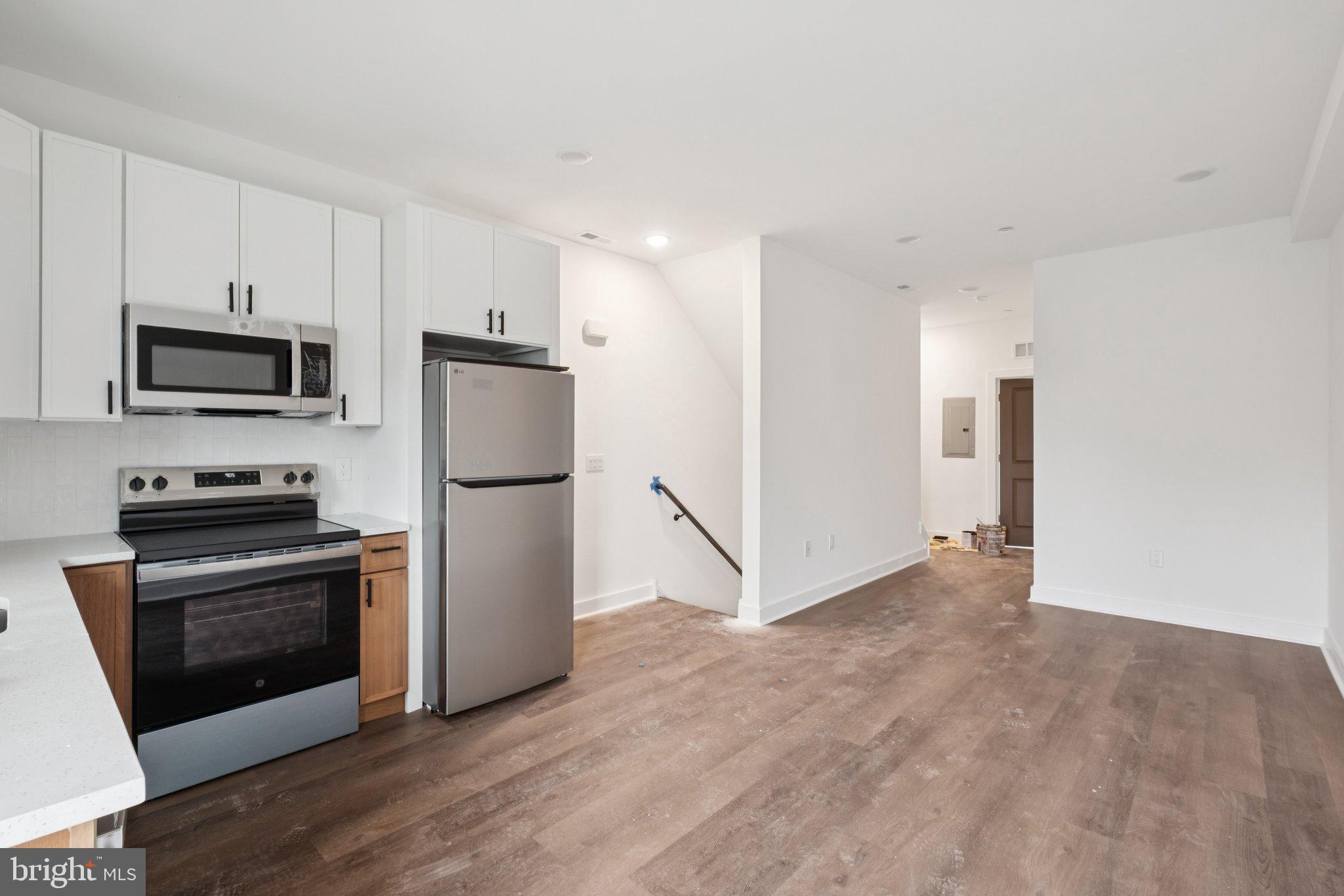 260 DIAMOND STREET 2