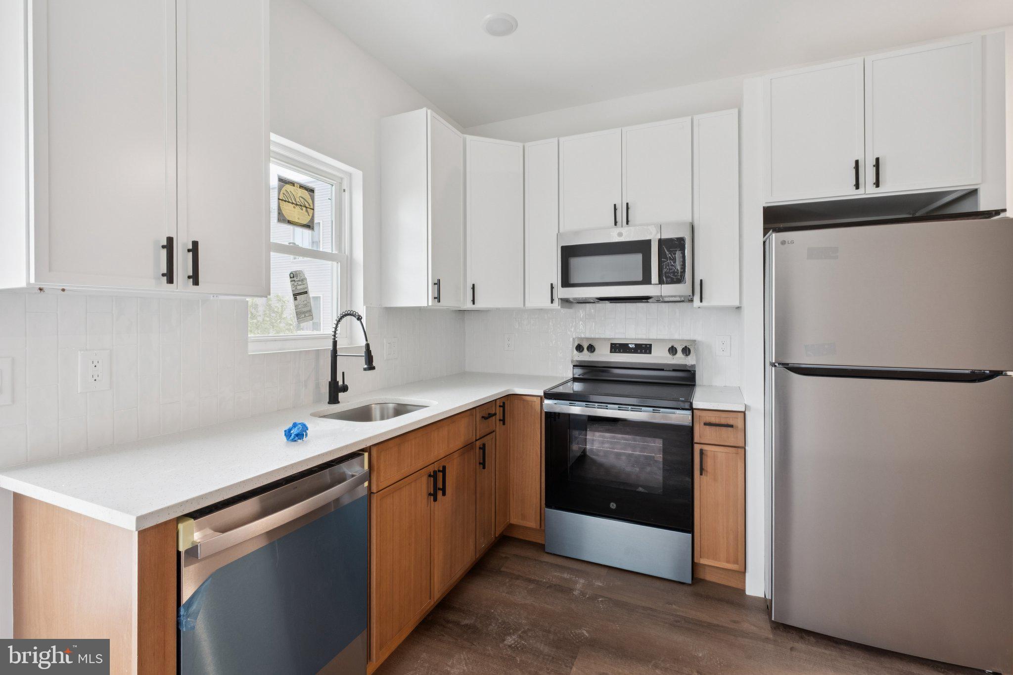 260 DIAMOND STREET 2