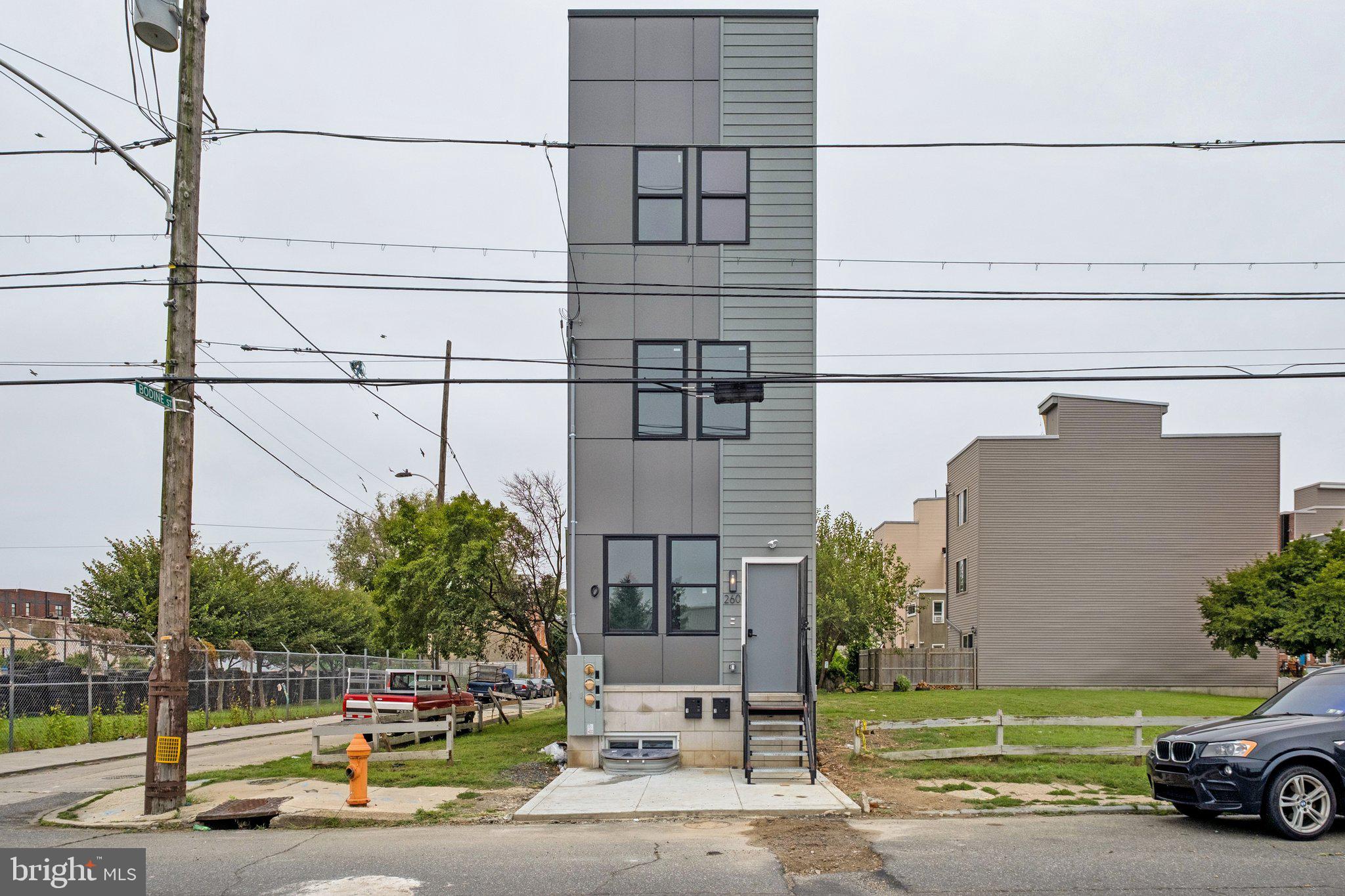 260 DIAMOND STREET 2