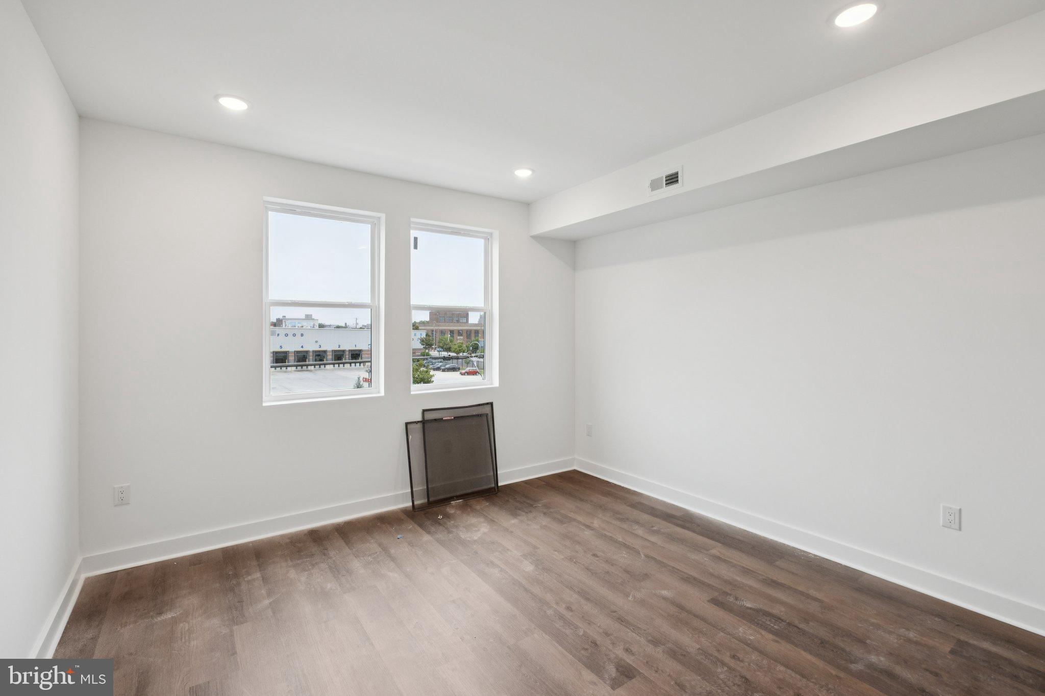 260 DIAMOND STREET 2