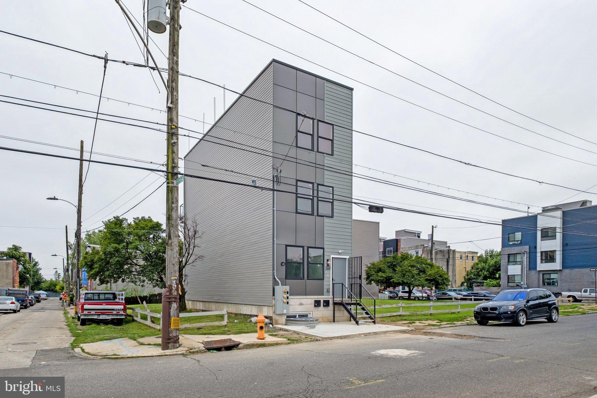 260 DIAMOND STREET 2