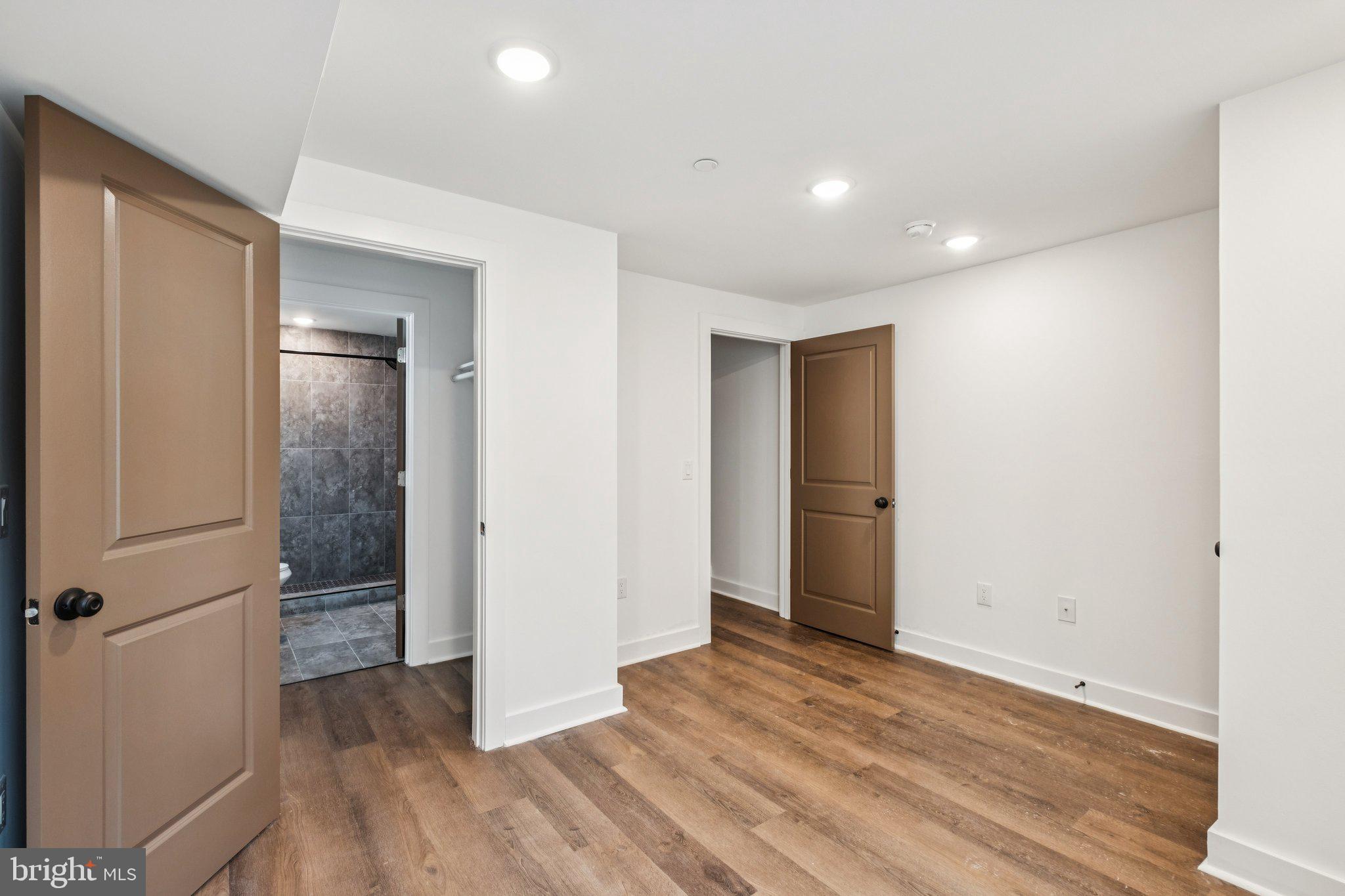 439 W SUSQUEHANNA AVENUE 1