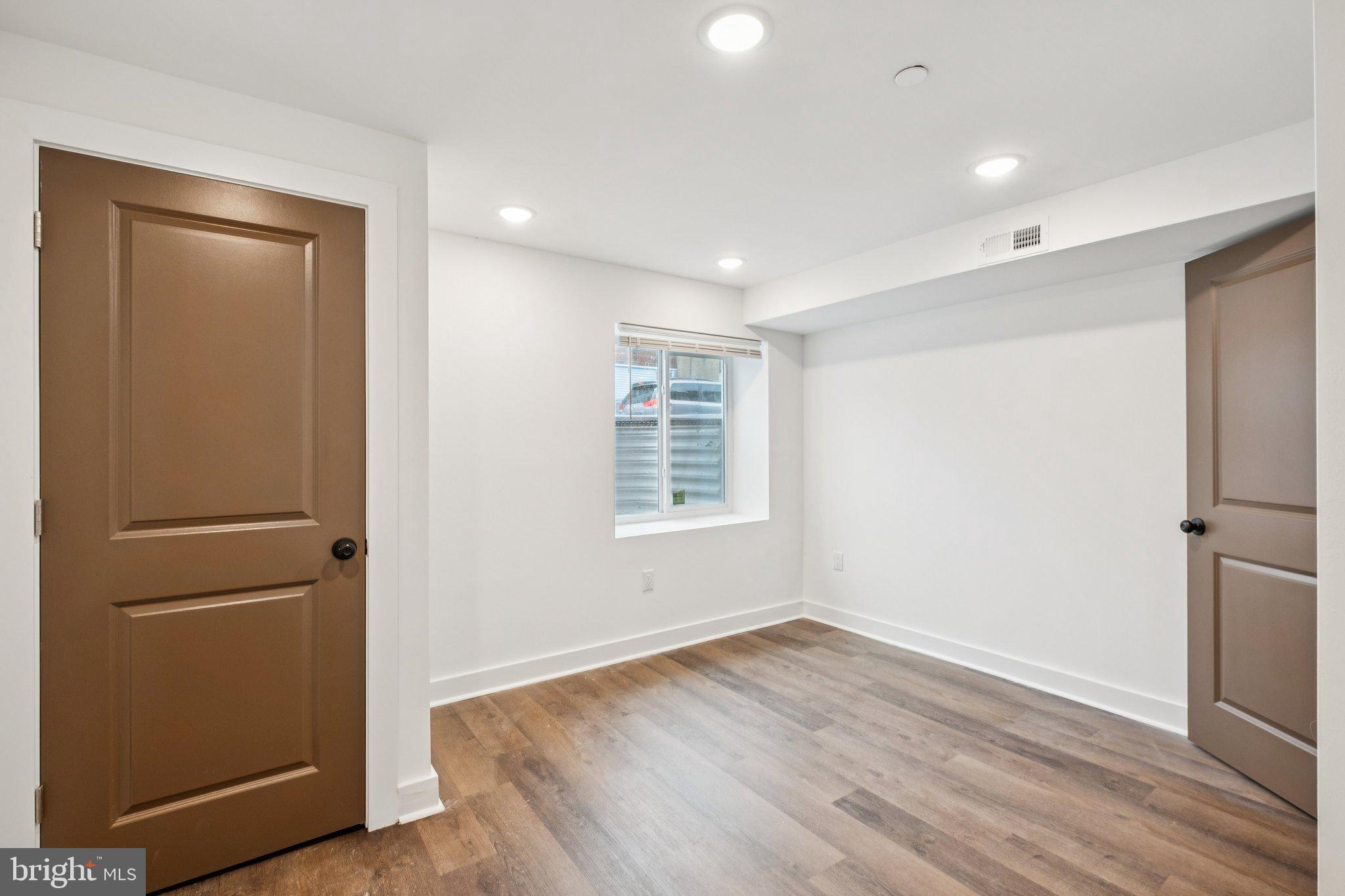 439 W SUSQUEHANNA AVENUE 1