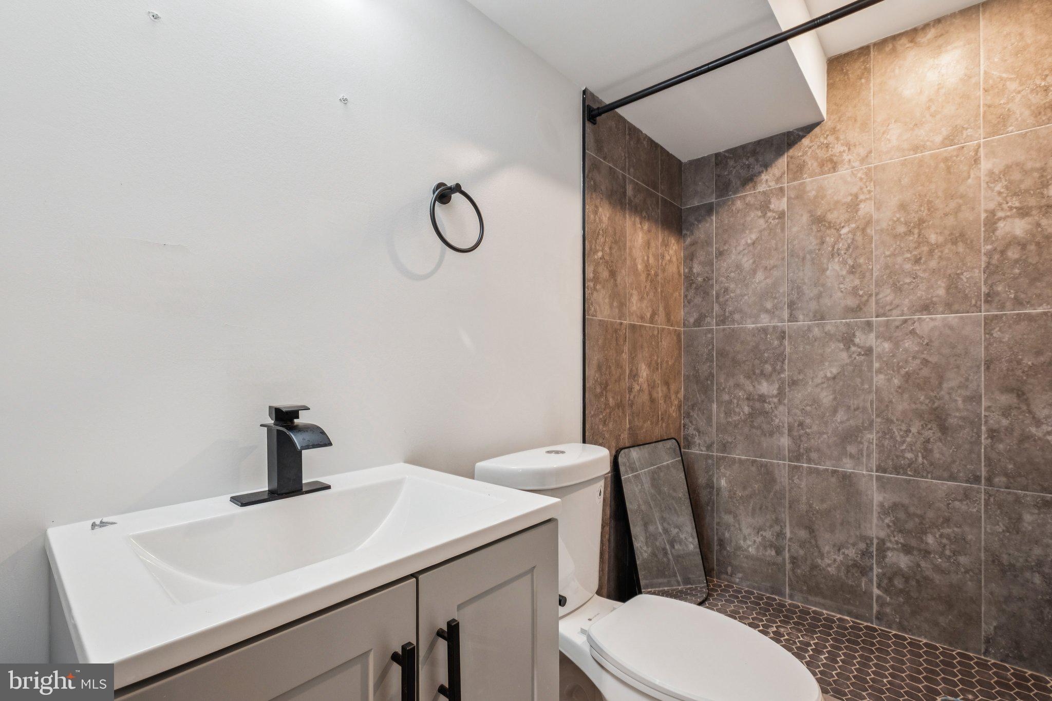 439 W SUSQUEHANNA AVENUE 1