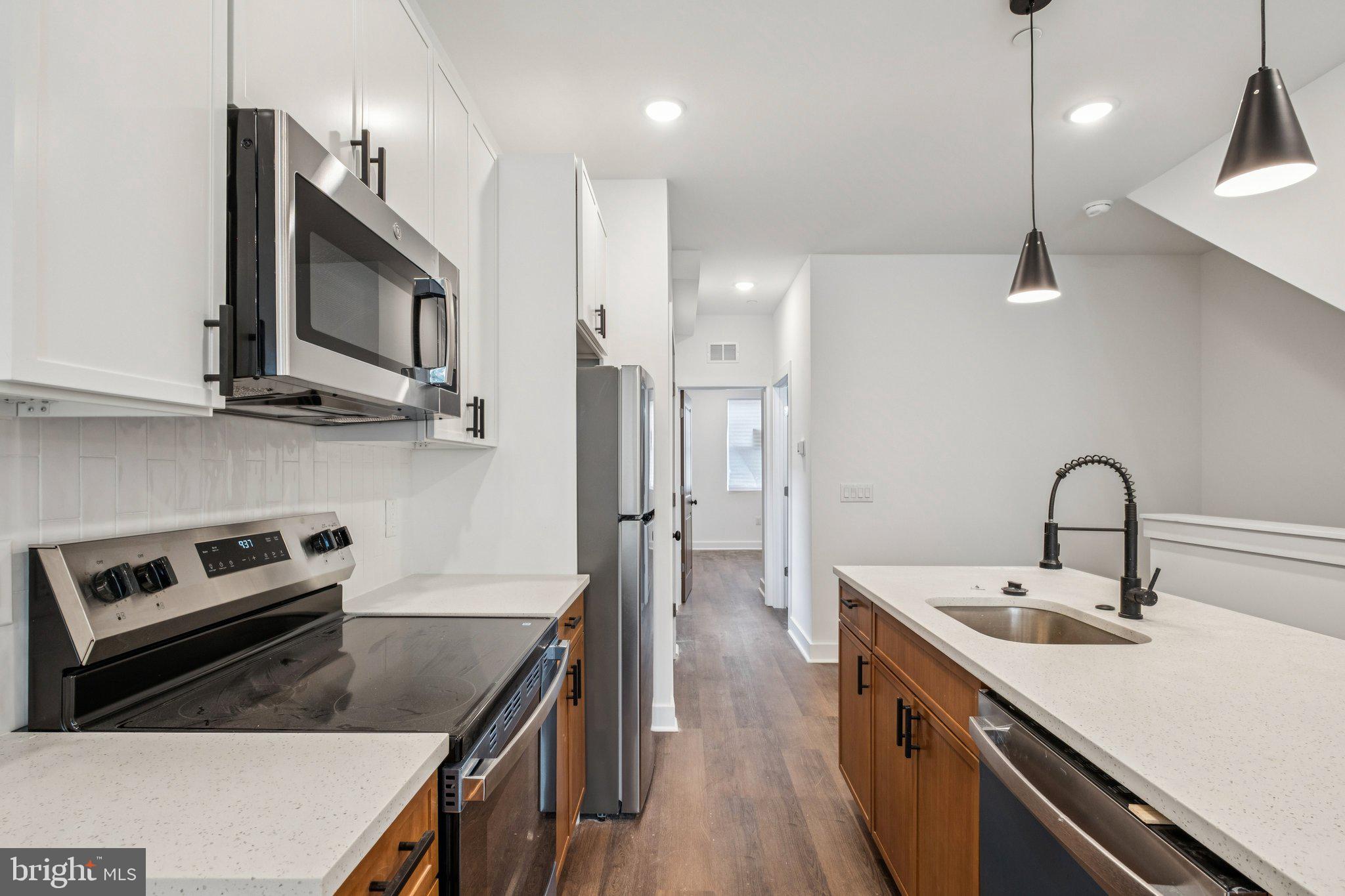 439 W SUSQUEHANNA AVENUE 1