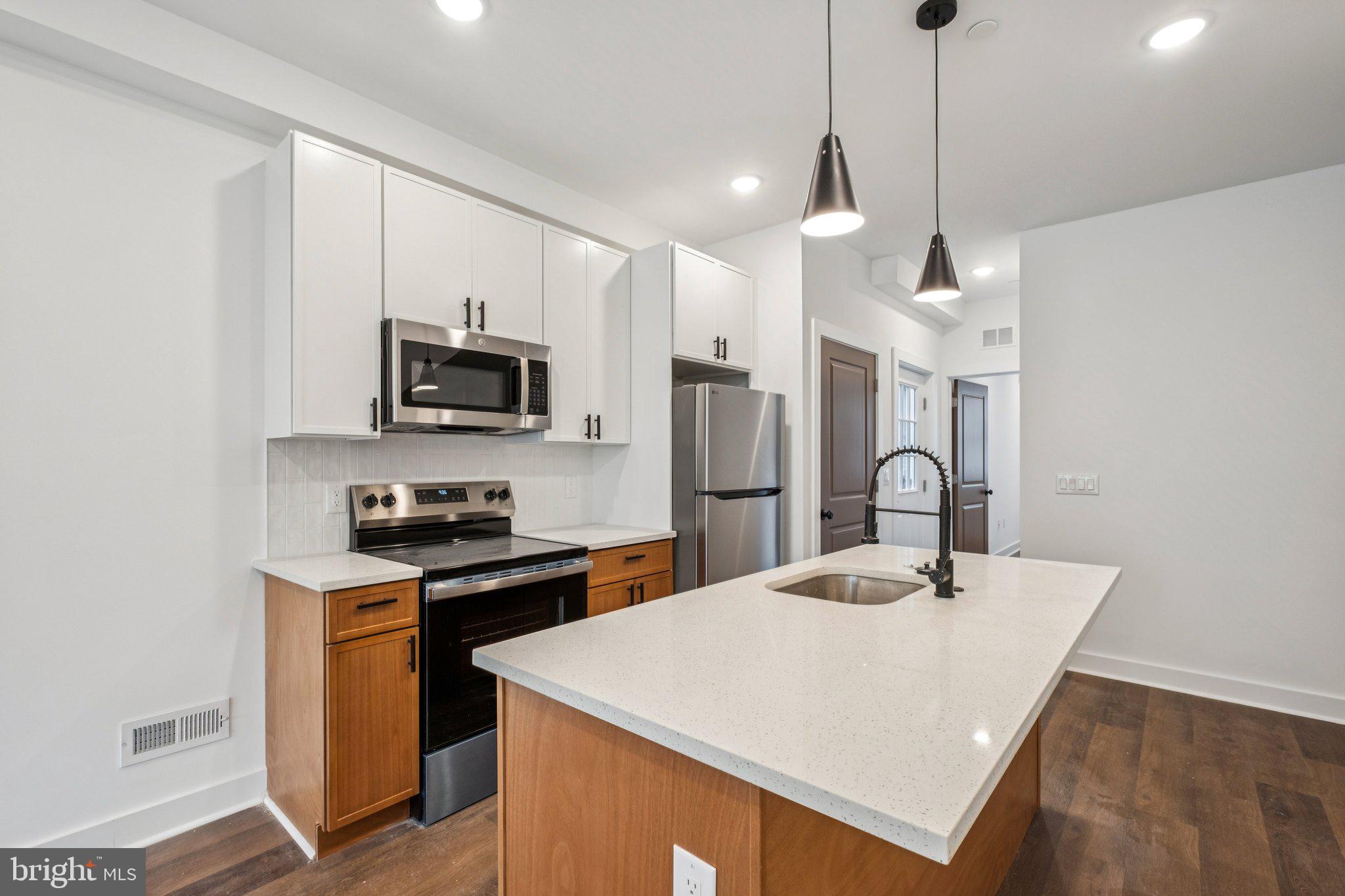 439 W SUSQUEHANNA AVENUE 1