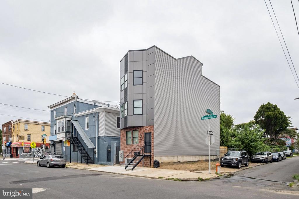 439 W SUSQUEHANNA AVENUE 2