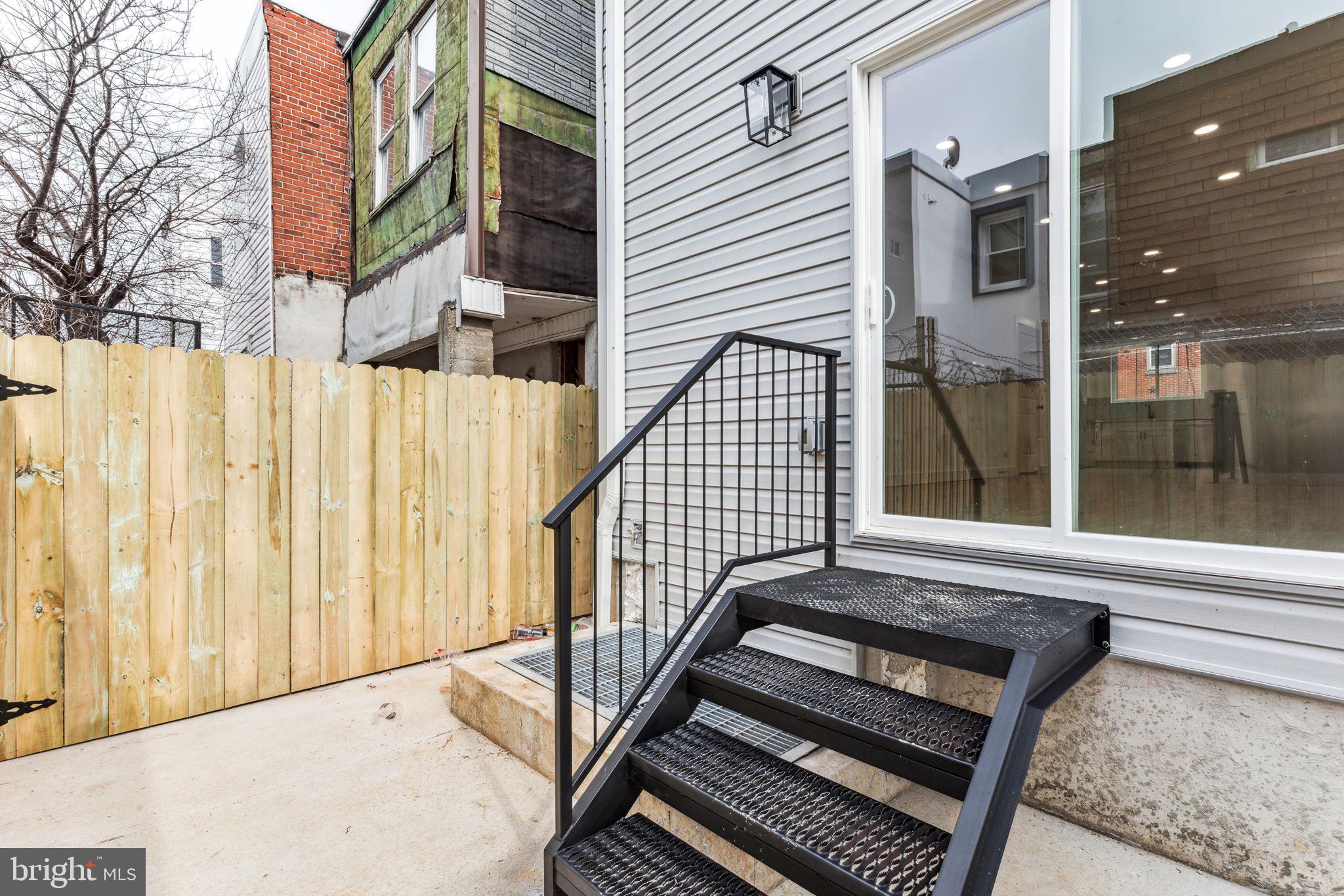 2224 N HOWARD STREET 1