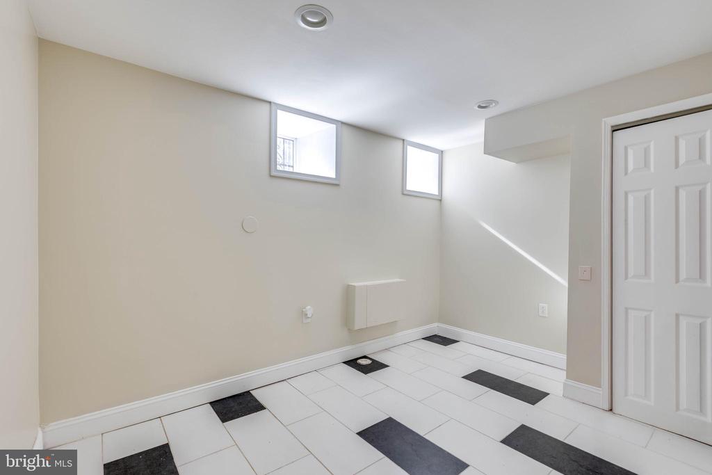 2554 N 8TH STREET A