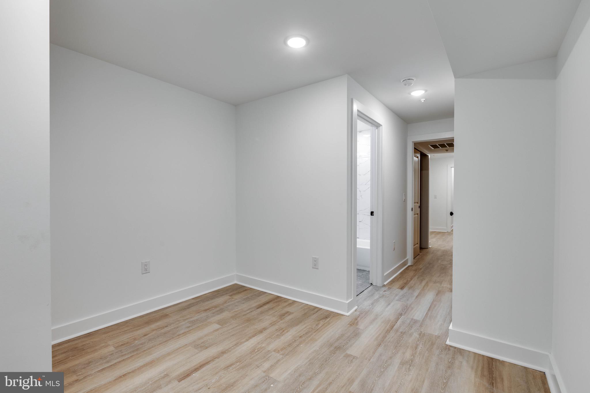 2123 N FRANKLIN STREET 1