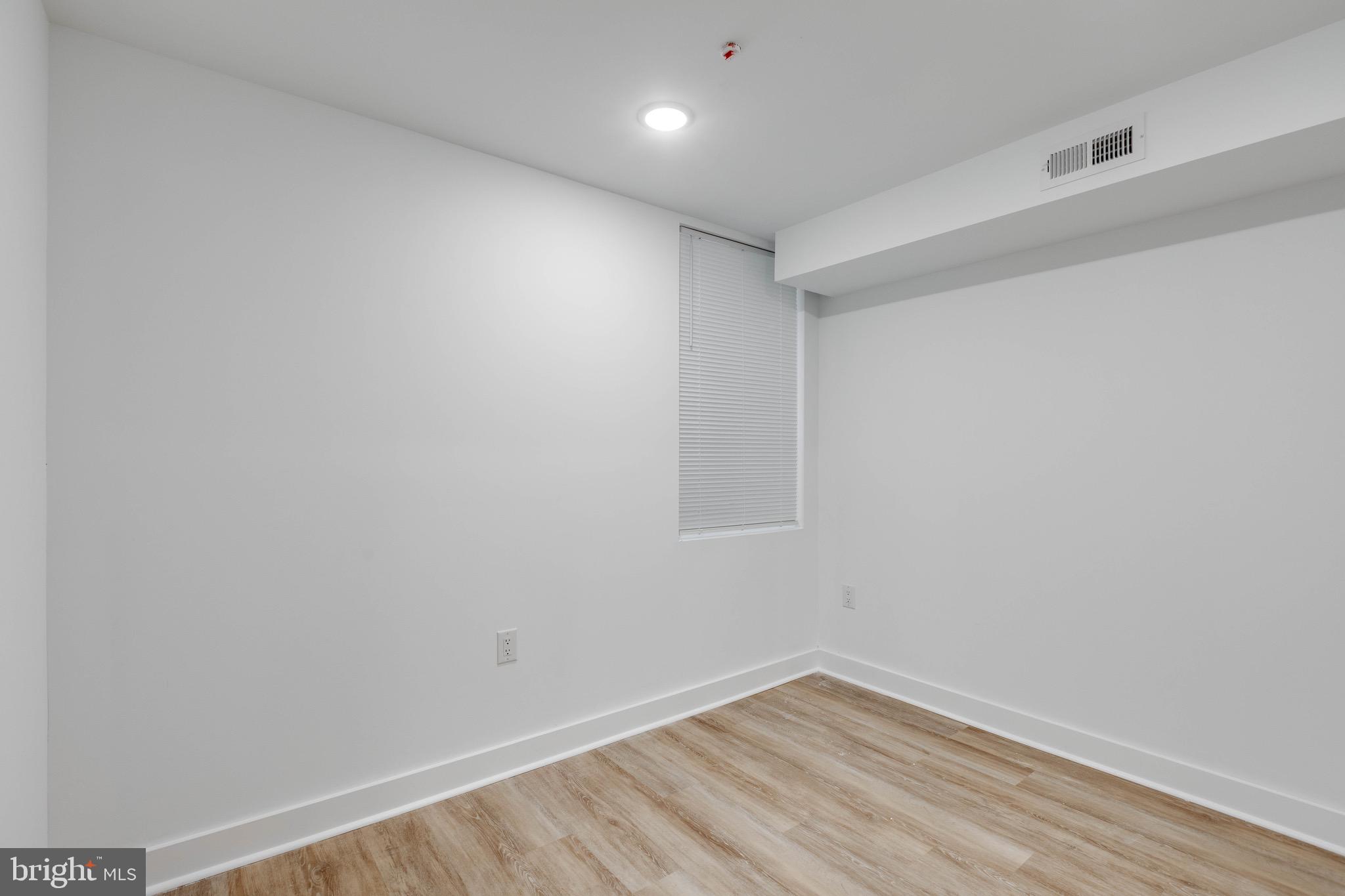 2123 N FRANKLIN STREET 1