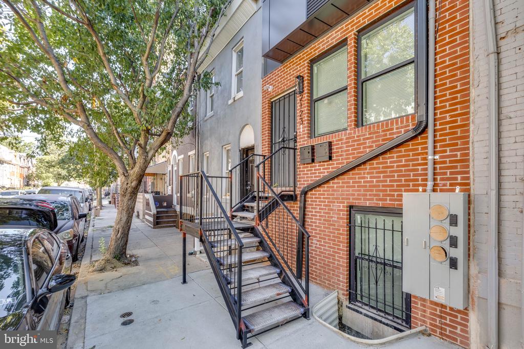2123 N FRANKLIN STREET 1