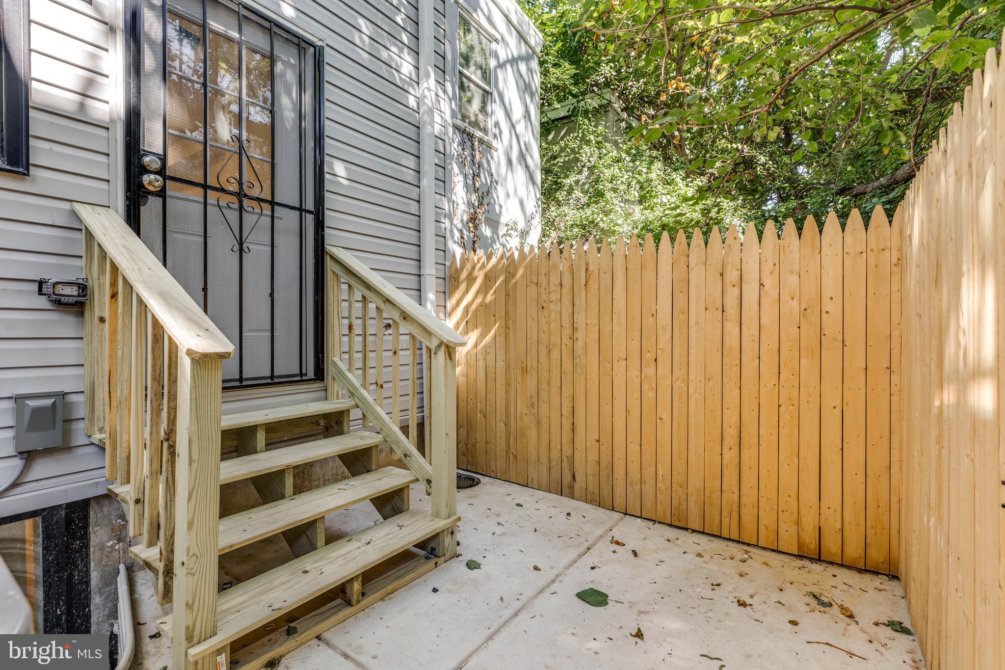 2123 N FRANKLIN STREET 1