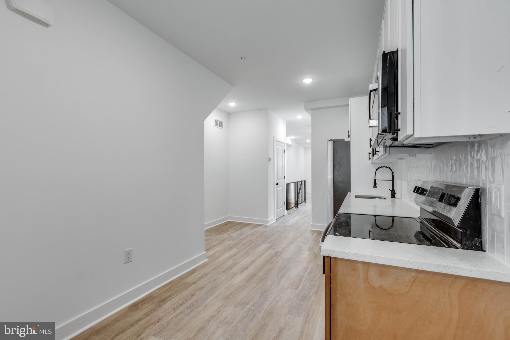 2123 N FRANKLIN STREET 1