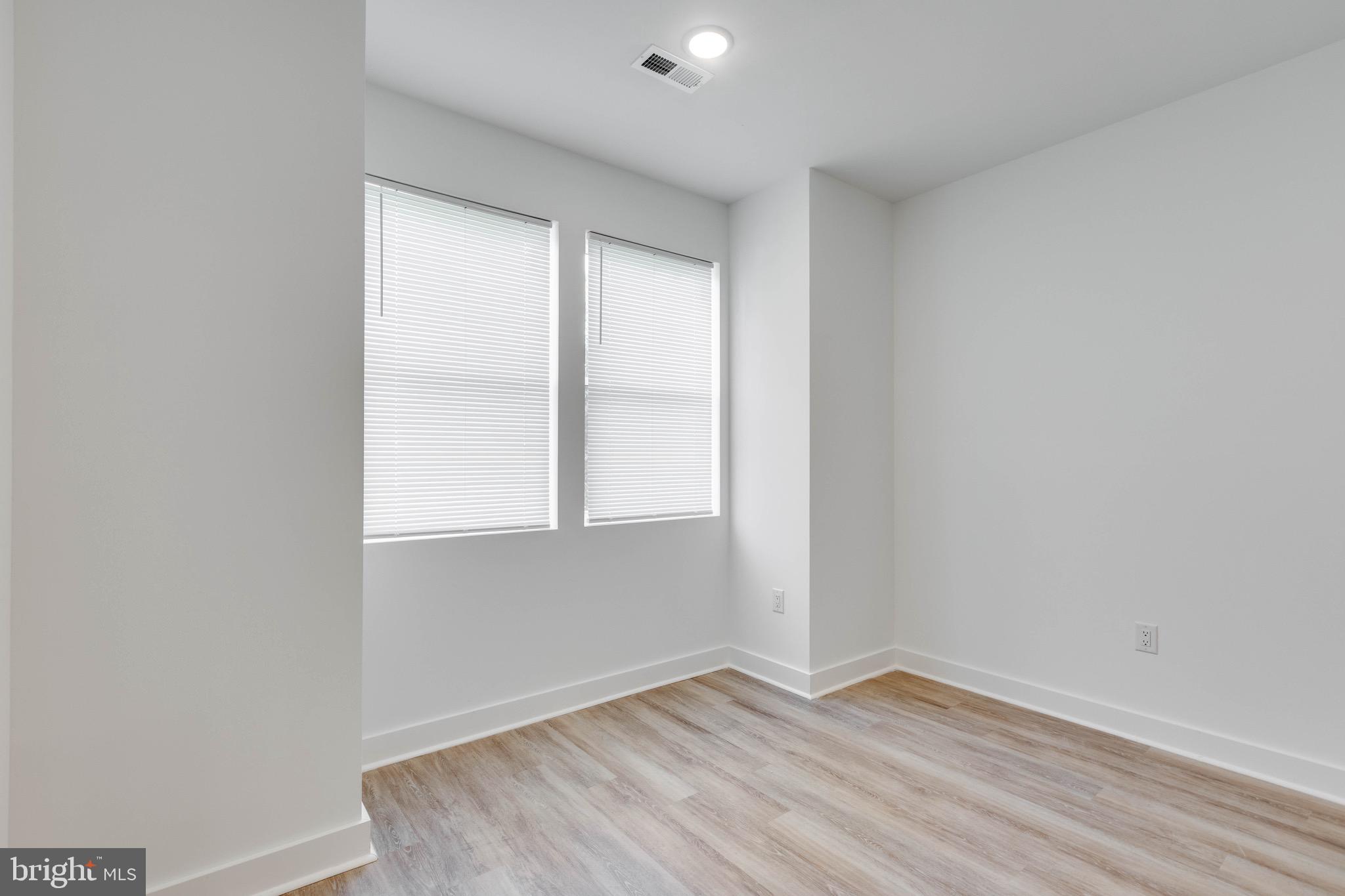 2123 N FRANKLIN STREET 2