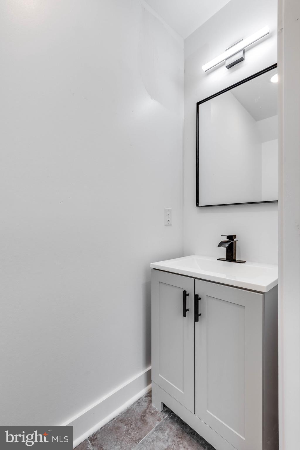 2123 N FRANKLIN STREET 2