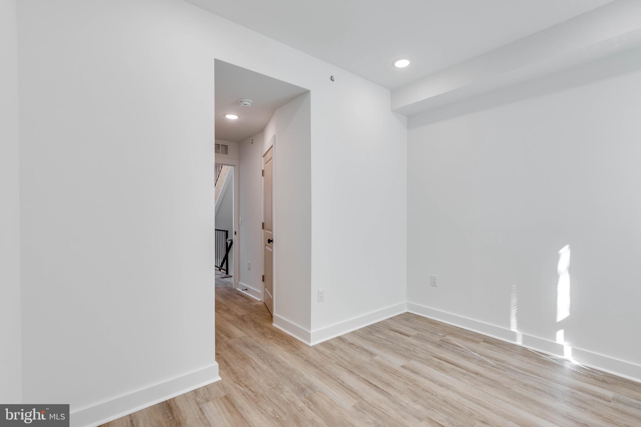 2123 N FRANKLIN STREET 2