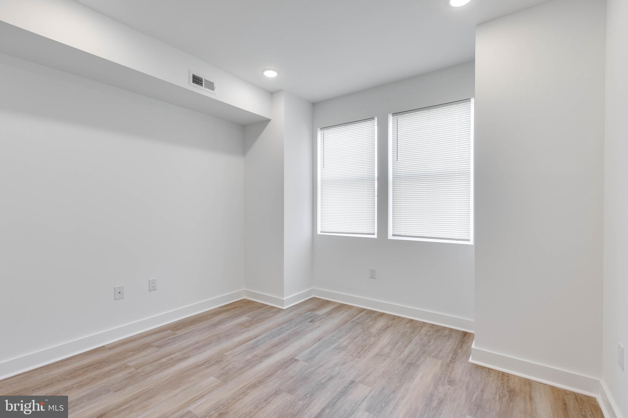 2123 N FRANKLIN STREET 2