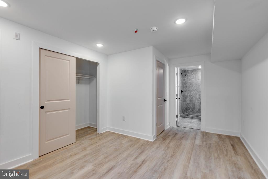 2404 N 6TH STREET 1