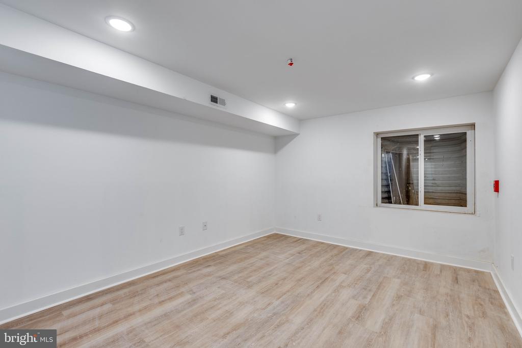 2404 N 6TH STREET 1