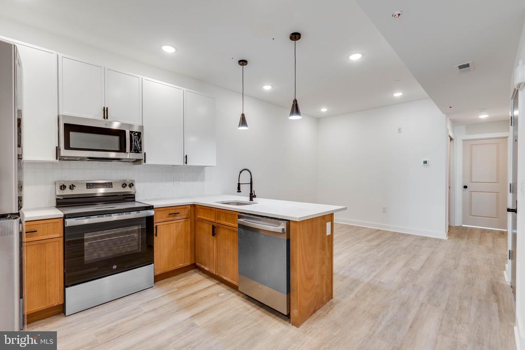 2404 N 6TH STREET 2