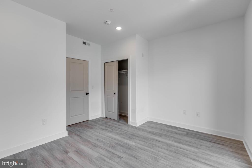 2404 N 6TH STREET 2