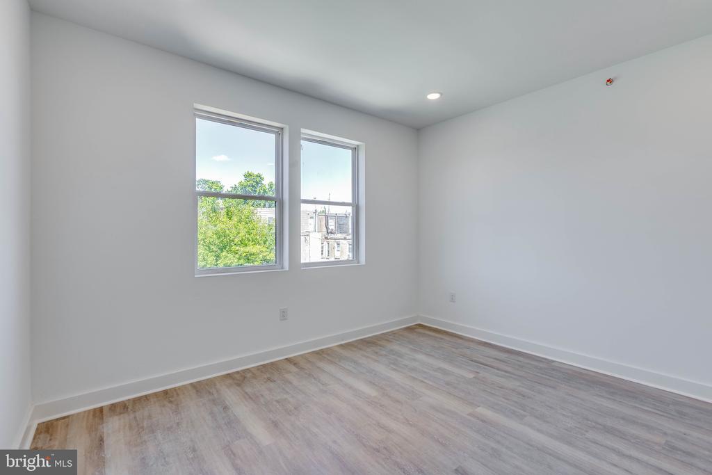 2404 N 6TH STREET 3