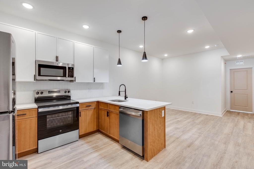 2404 N 6TH STREET 3