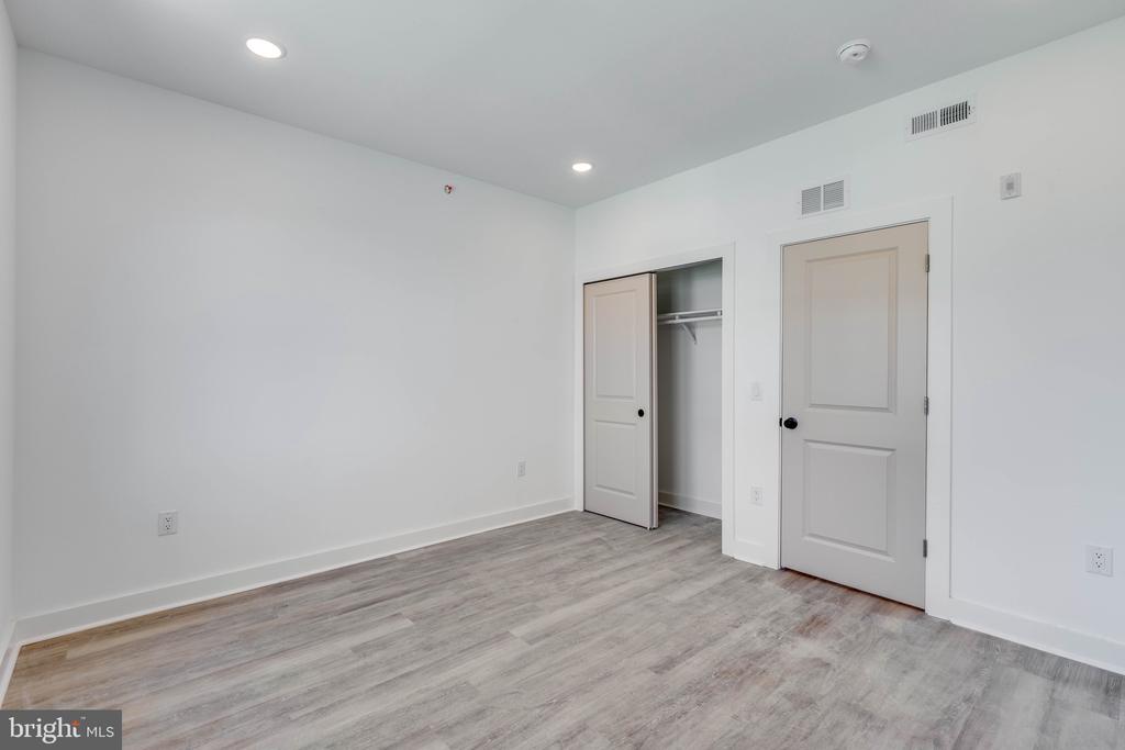 2404 N 6TH STREET 3