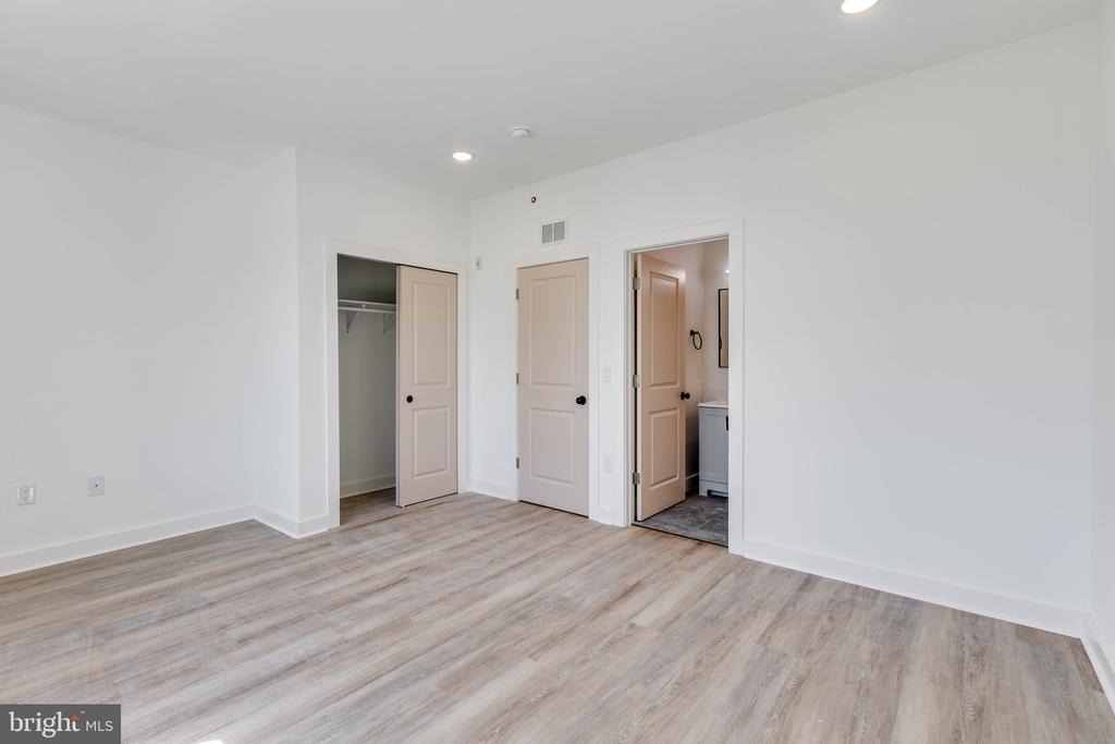2404 N 6TH STREET 3