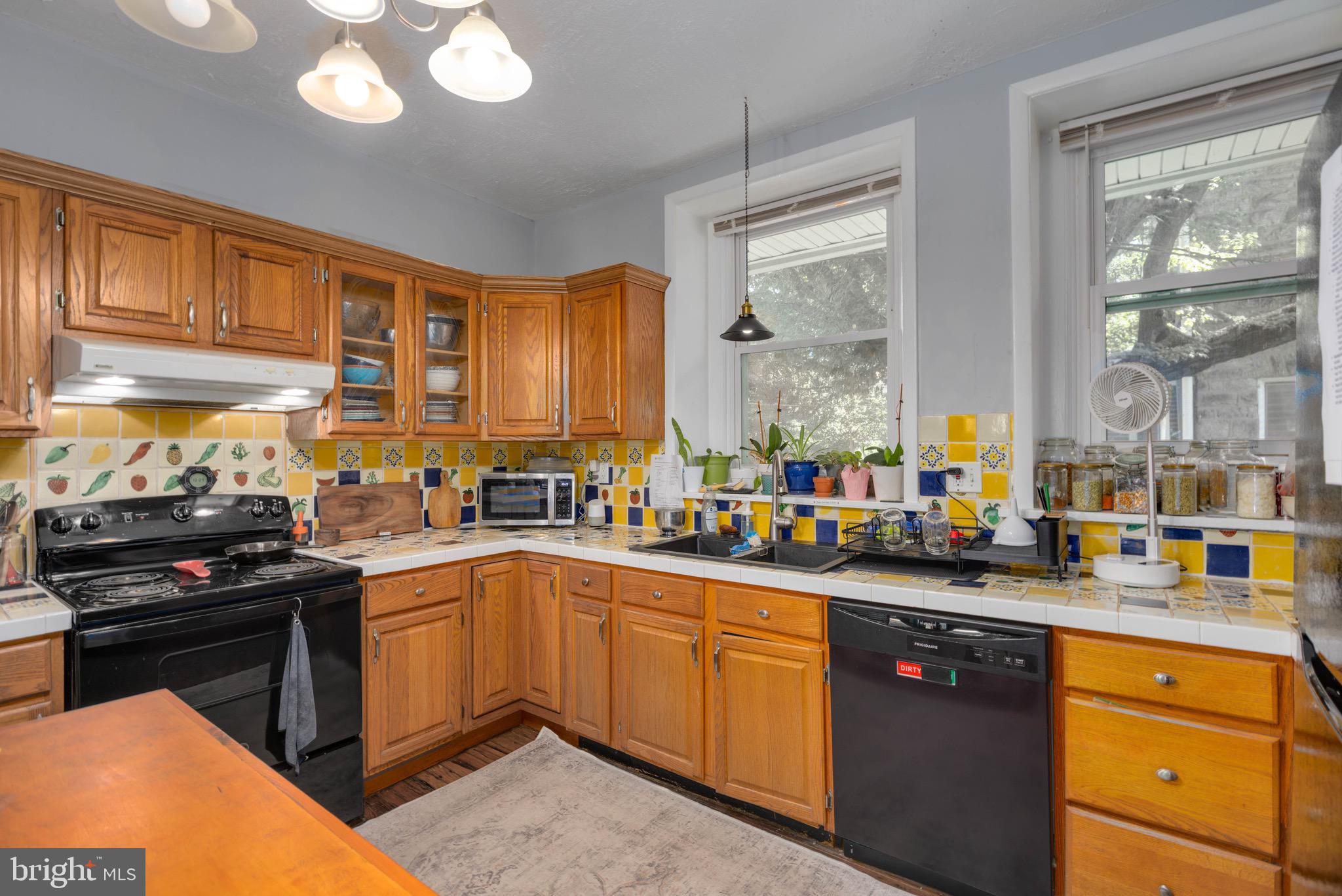 6367 WOODBINE AVENUE