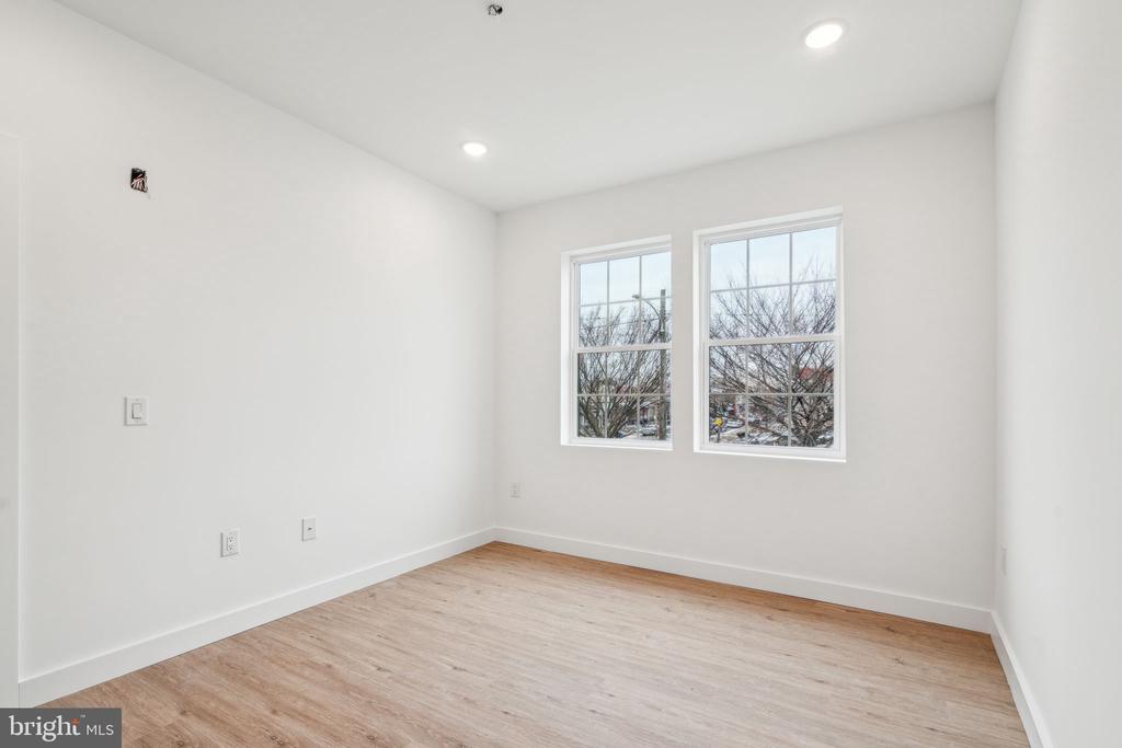 4165 MANTUA AVENUE UNIT 2