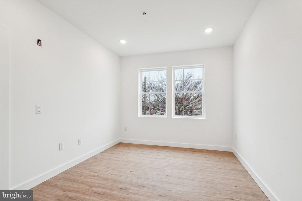 4165 MANTUA AVENUE UNIT 2