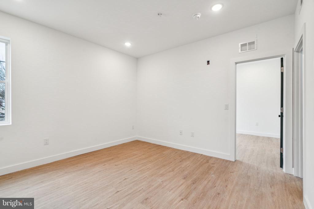 4165 MANTUA AVENUE UNIT 2