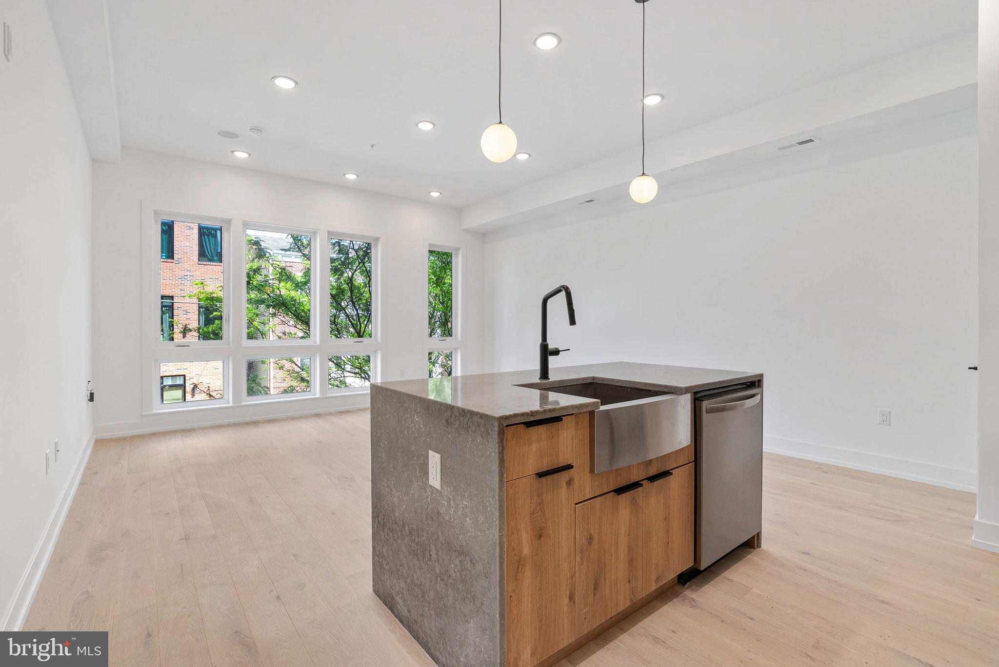 1338 N FRANKLIN STREET B