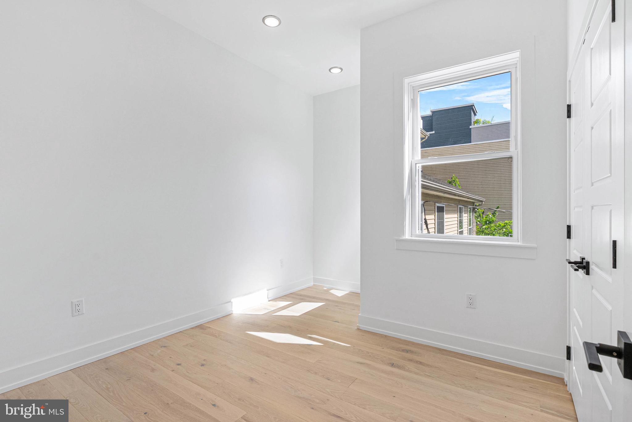 1338 N FRANKLIN STREET B