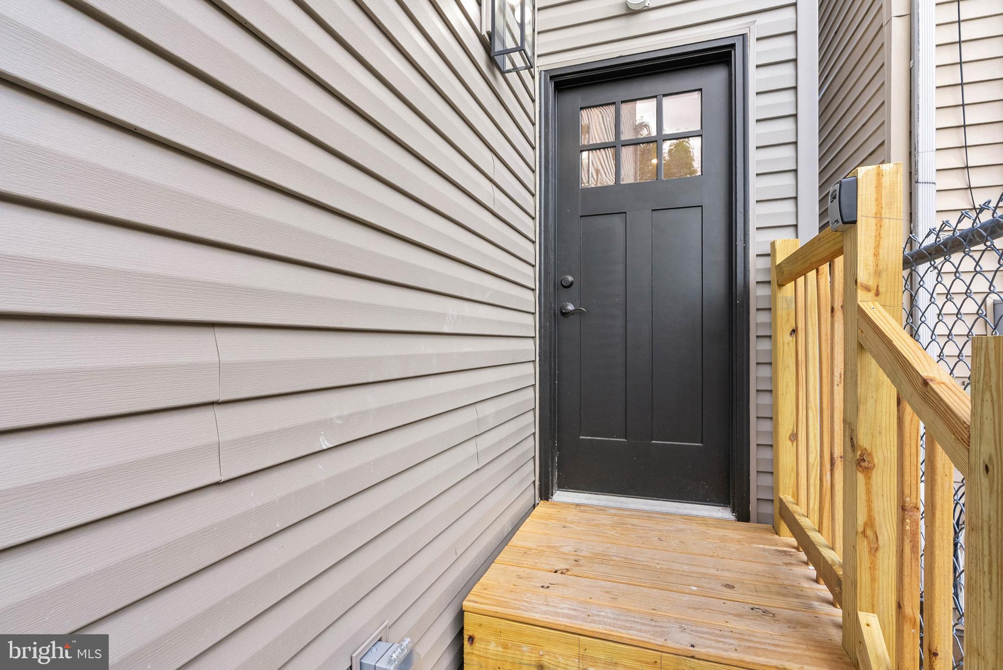 1338 N FRANKLIN STREET B