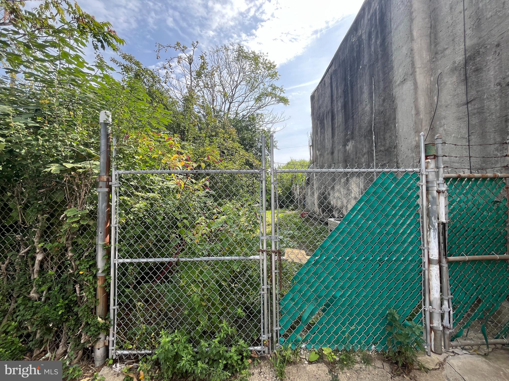 3025 N AMERICAN STREET