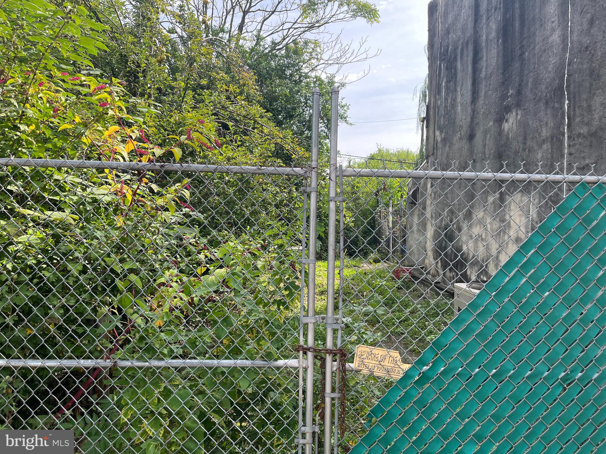 3025 N AMERICAN STREET