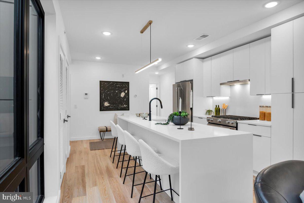 1623 CHRISTIAN STREET PH