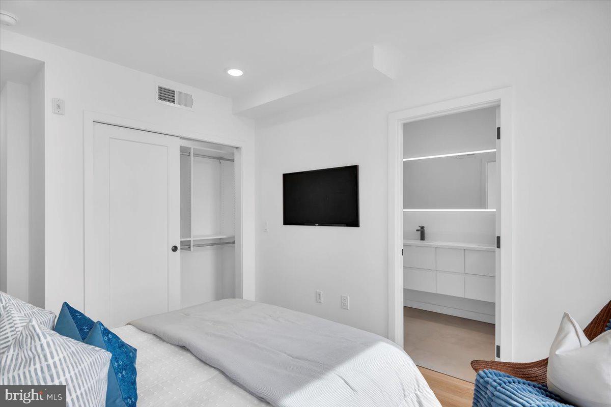 1623 CHRISTIAN STREET PH