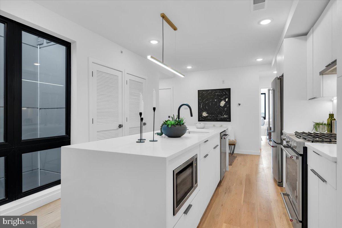 1623 CHRISTIAN STREET PH