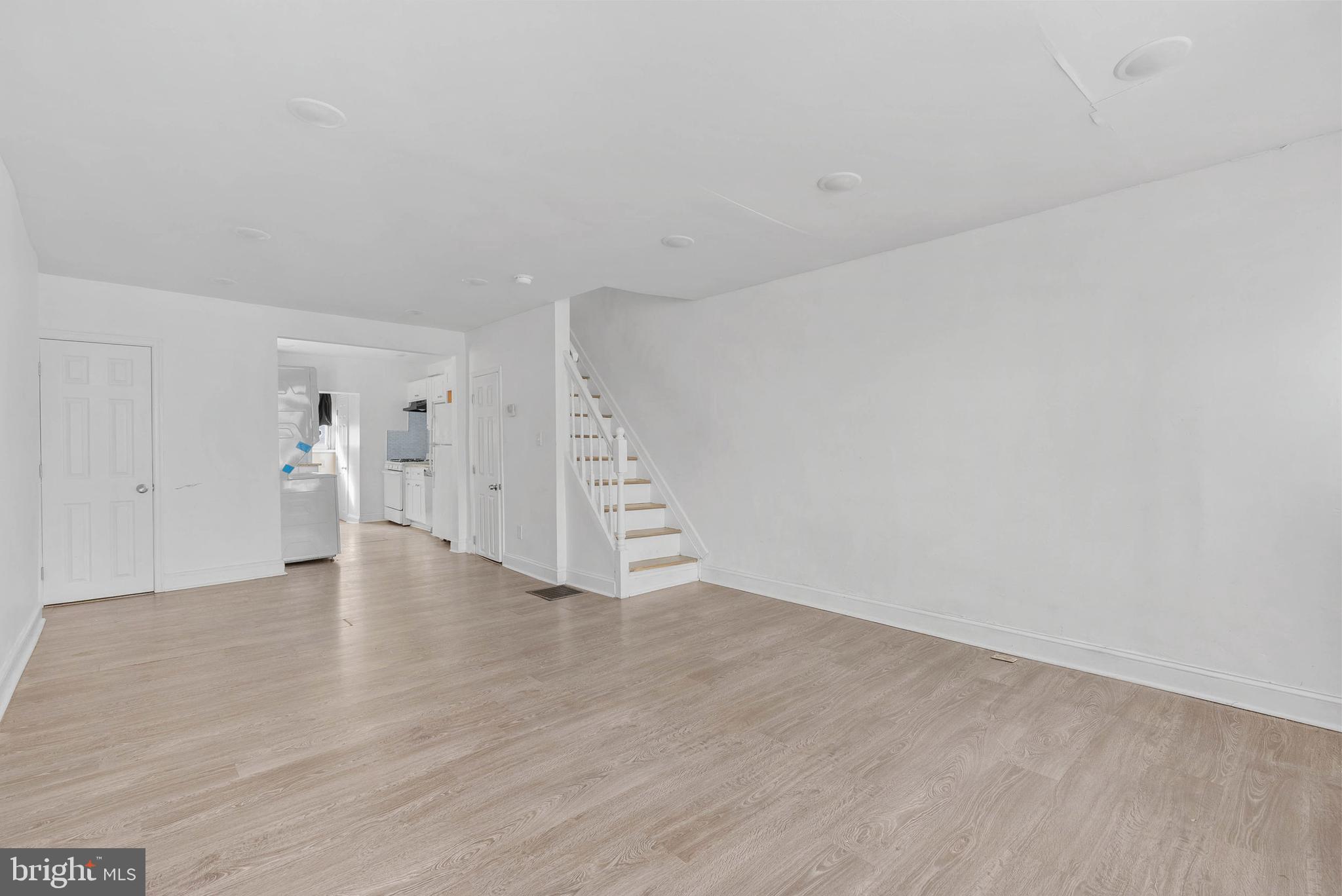 1652 S LECOUNT STREET