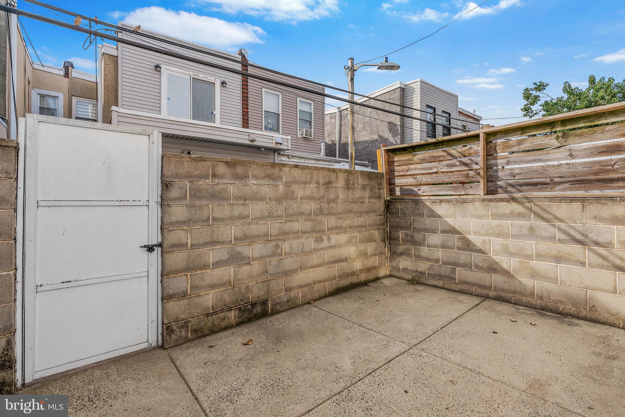 1652 S LECOUNT STREET